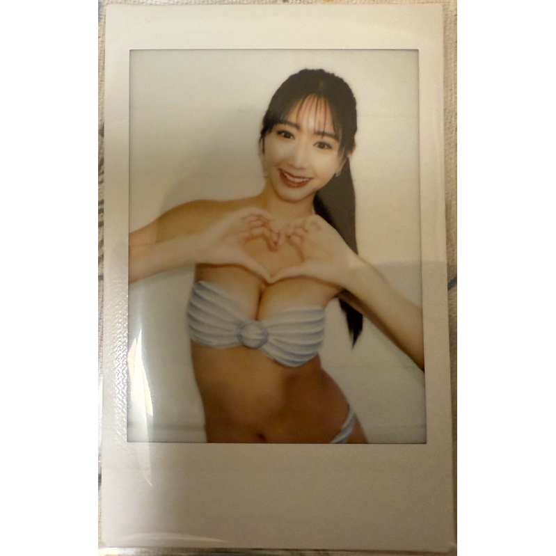 【斎藤恭代】9頭身 巨乳 寫真 女星 拍立得 1of1