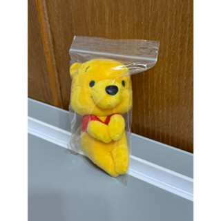 日本購入 | 日本 迪士尼 坐姿娃娃 小熊維尼 維尼 pooh 拍照 坐姿 娃娃 玩偶 擺拍