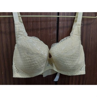 全新 思薇爾精美蕾絲淡黃內衣-70D(32D)