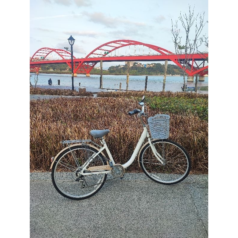 現貨 自售 超新 新款 出清 捷安特 淑女車 鋁合金車架 T-806 六段變速 自行車 26吋 單車 白色 籃子 後照鏡
