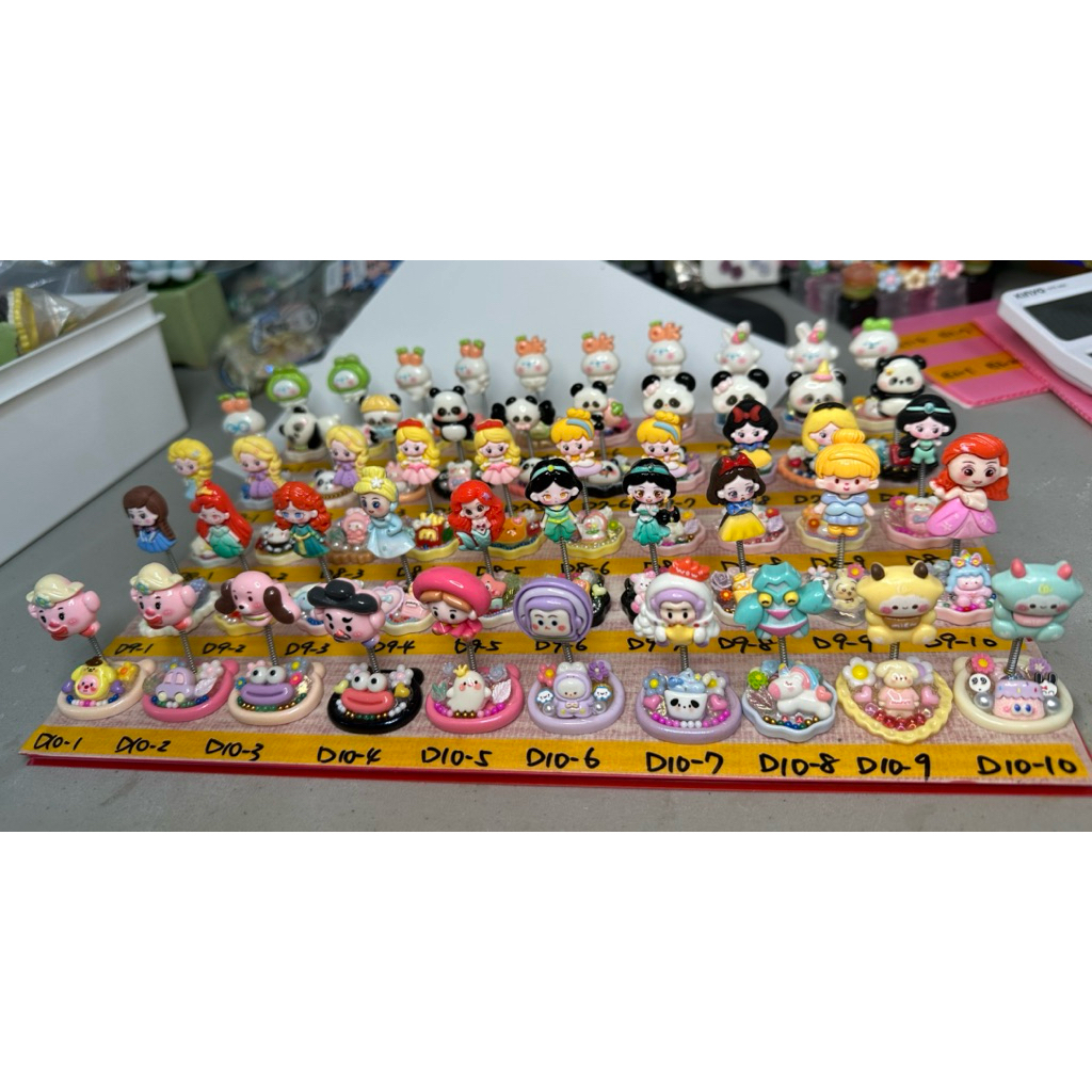 D版6～10款，樹脂配件～搖搖樂，主題有：可愛兔兔、熊貓系列、公主系列、玩具總動員系列、綿羊等等主角。