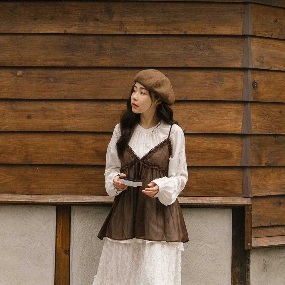 QUEENSHOP_F 透紗綁帶荷葉罩衫背心-咖啡 現+預 【01099174】