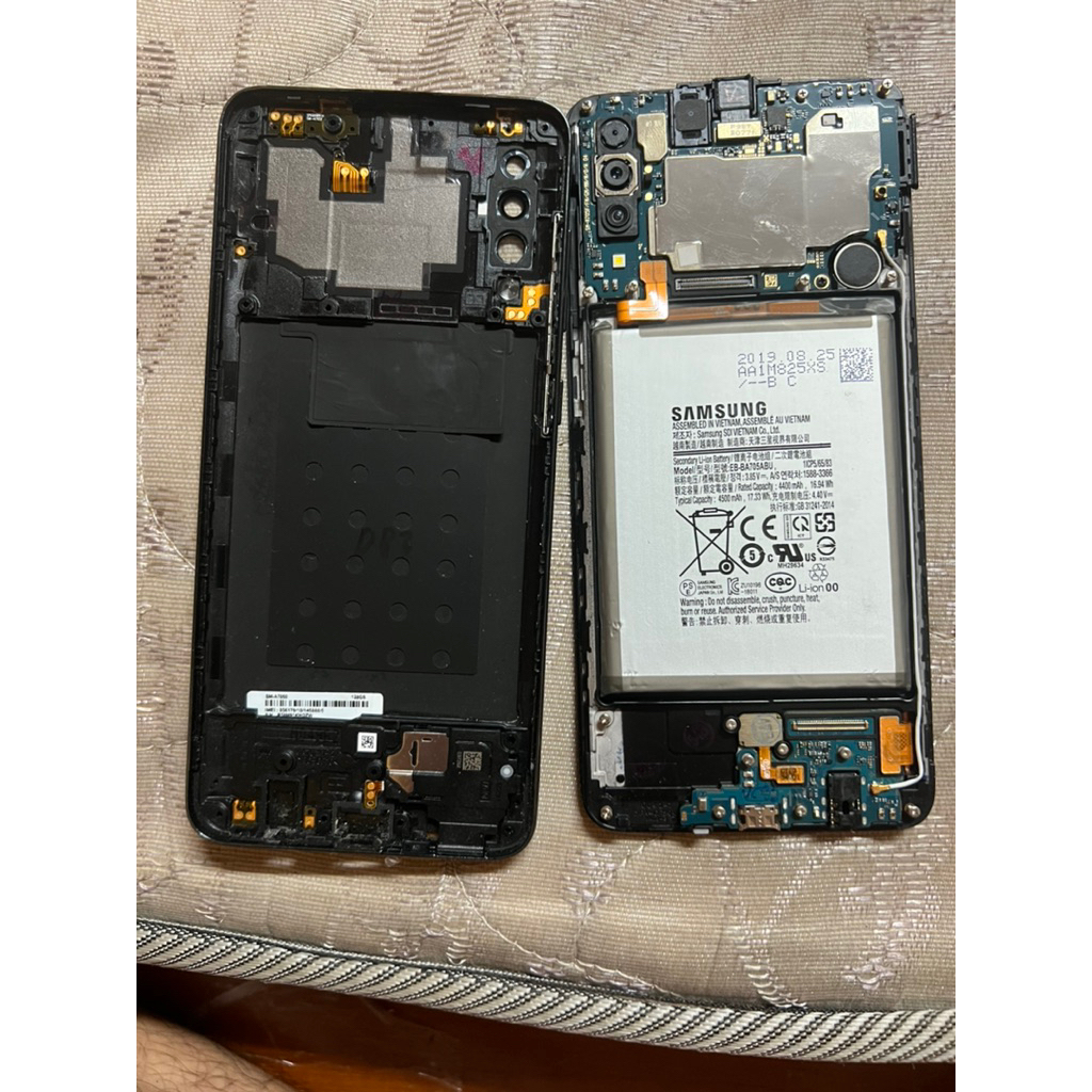 零件機SAMSUNG Galaxy A70