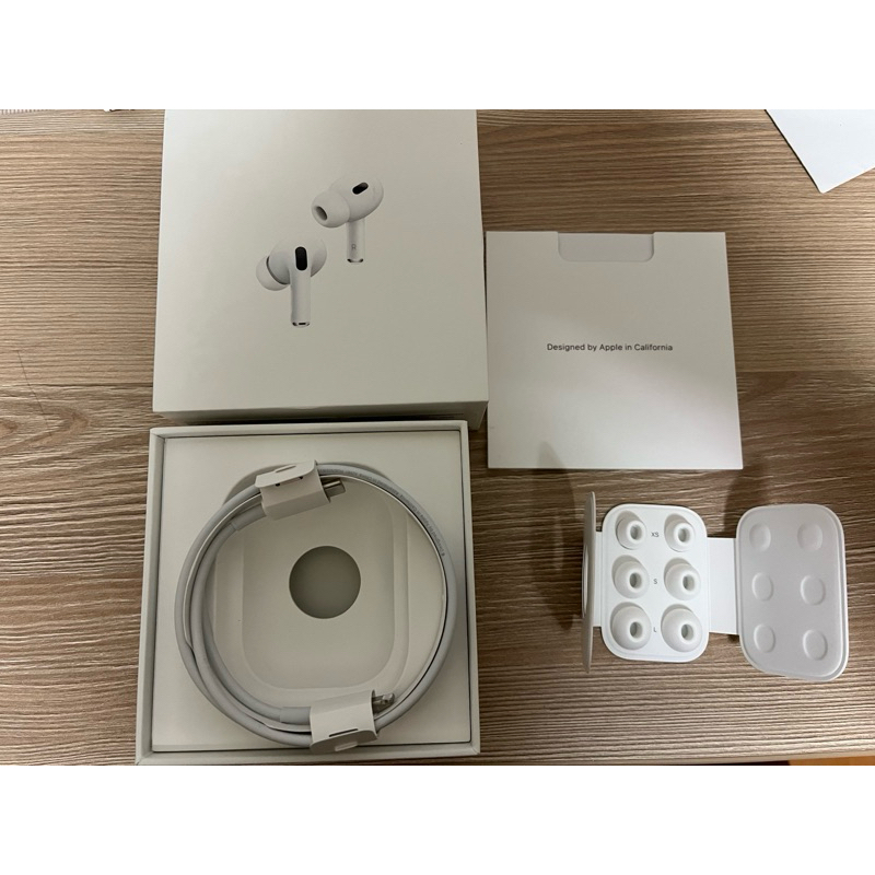 AirPods pro 2 耳塞+ lightning 充電線 原廠