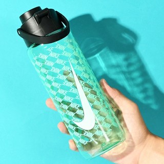 NIKE耐吉湖水綠色TR掀蓋水壺24OZ/700ml運動水瓶冷水壺水杯高蛋白乳清奶昔代餐搖搖杯N101380436724