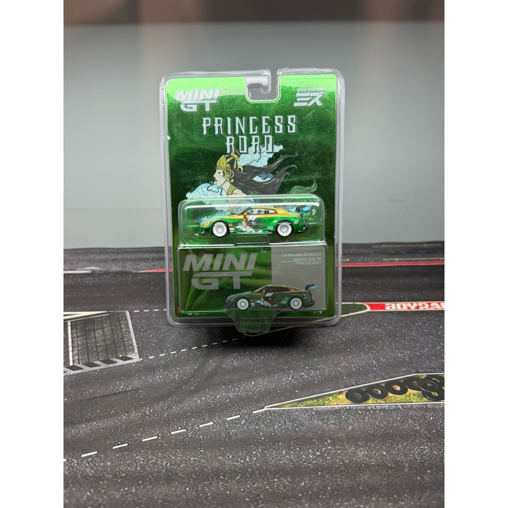 MINI GT 650 日産 GT-R R35 プリンセス・ロロ 台湾購入品 Caixa Aberta