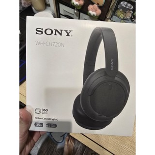 sony耳罩式耳機 WH-CH720N二手商品，介意誤購入，僅充飽電試音質，近全新因個人覺得外出攜帶不方便