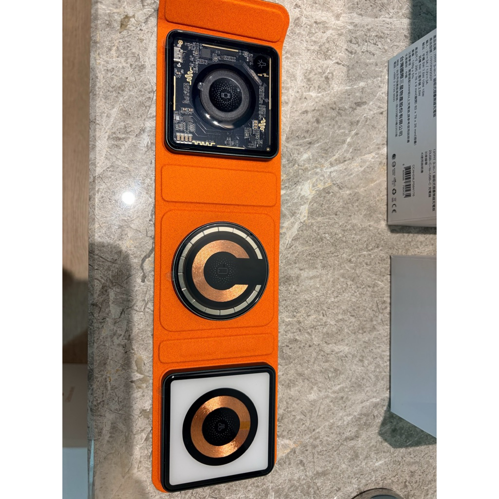 三星 Samsung ITFIT 3 in 1 三合一 磁吸式摺疊無線充電板