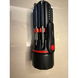 八合一螺絲起子帶LED手電筒車用螺絲起子multifunction screwdriver簡易款不介意再下單喔