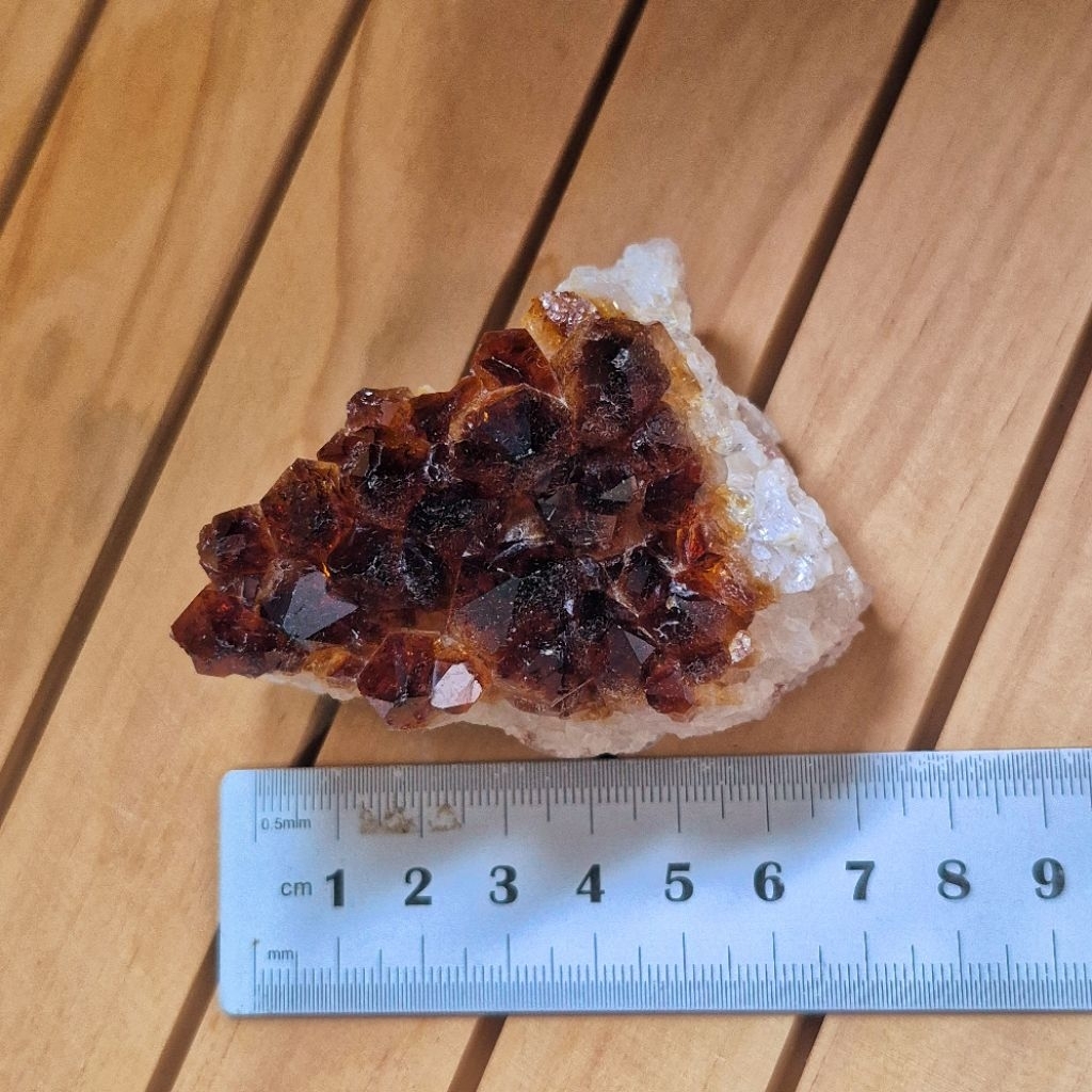 黃水晶｜ 招財聚氣與穩定能量的原礦水晶鎮煞石