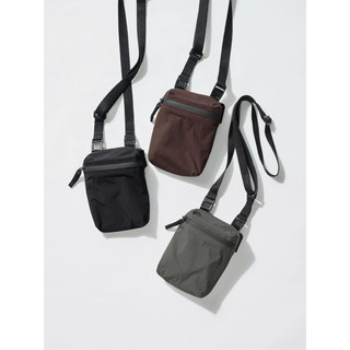 全新正貨 優衣庫 UNIQLO Mini Bag U 迷你包 防水手拿包吊帶包