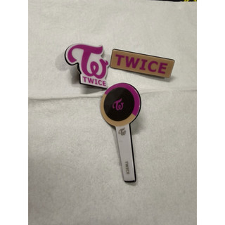 Twice 胸針套裝