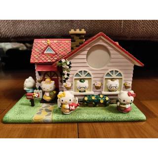 Hello Kitty早期 2004年 波麗 置物 擺飾 全家人 房屋 紅色屋頂