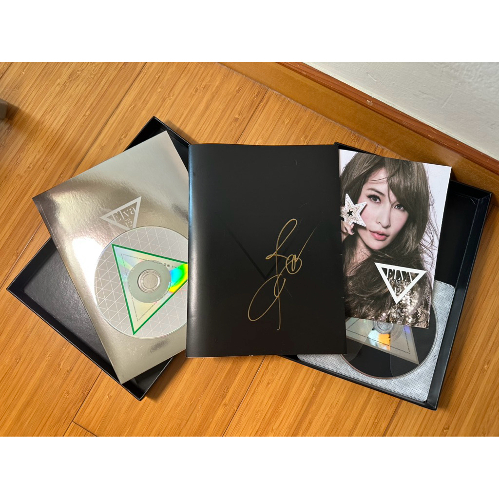 蕭亞軒 elva 我愛我 俏皮率真我愛版 預購版 プレオーダー版 台湾盤 蕭亞軒(我愛我) 心跳100 [影音慶功版] - Album di Elva Hsiao