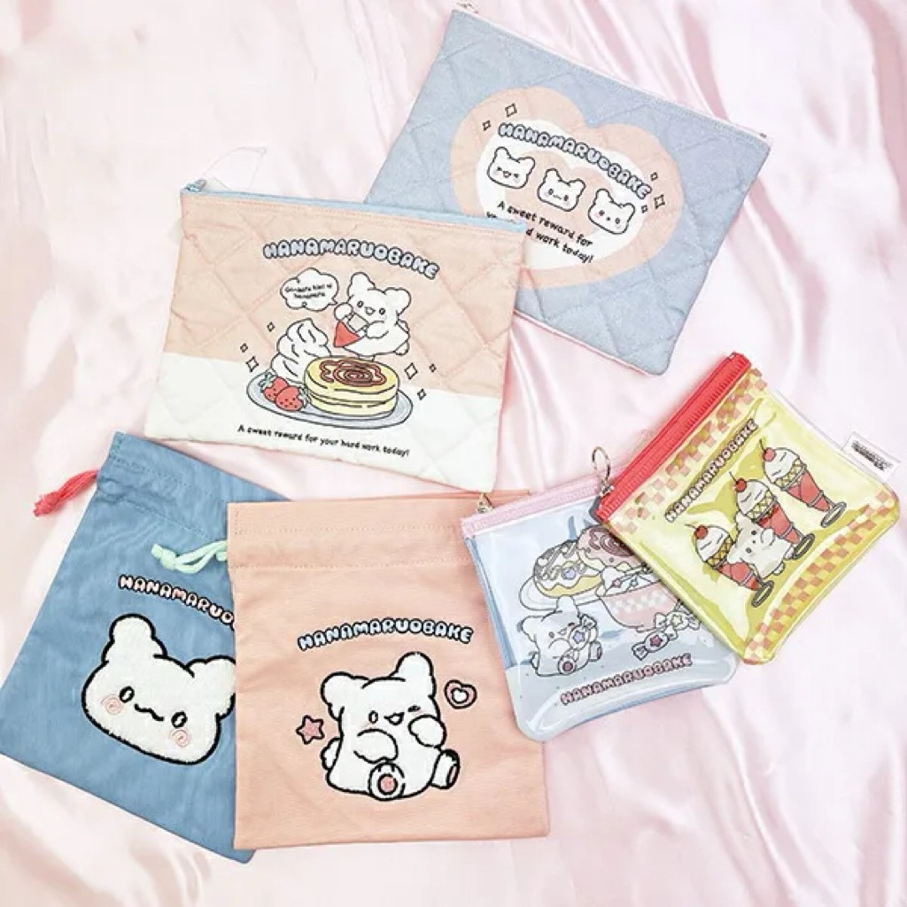 日本正版～*三麗鷗 小幽靈花丸 拉鏈袋 收納袋 小物包 刺繡束口袋 立體QQ毛 刺繍巾着 鬼鬼花丸