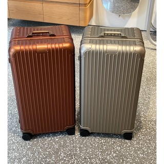 99成新正品 RIMOWA Original系列（尺寸可選）鈦金色 鋁鎂合金材質 行李箱 登機箱 92580044