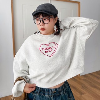 LULUS/PLUS/中大尺碼/ 撞色刺繡愛心英字短版大學TEE４色【A01250830】251022