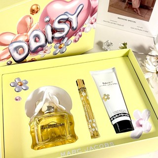 MARC JACOBS 小雛菊 女性淡香水禮盒(淡香水100ML+身體乳75ML+淡香水10ML)《小平頭香水店》