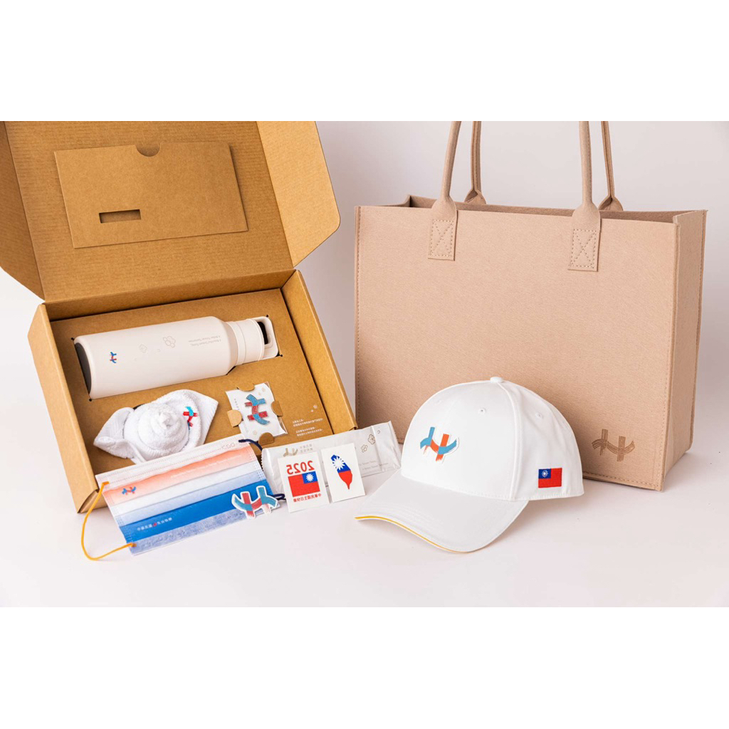 114年國慶禮賓紀念品、2025國慶禮品、限量版紀念品、總統府國慶典禮、雙十節國慶、國慶帽子、國慶保溫瓶