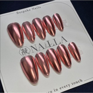 【Nailla 凝 穿戴甲】濃玫瑰 Deep Rose Shine｜玫瑰金鏡面美甲・純手工・氣質顯白・修長美甲・光療甲片