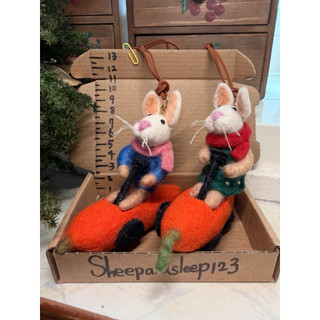 尼泊爾羊毛氈手工吊飾｜飆胡蘿蔔🥕車兔子