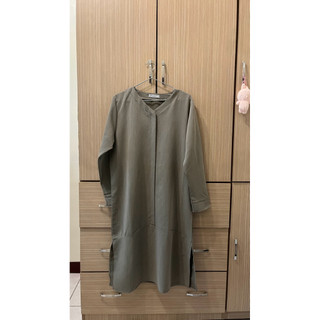 二手 台灣女裝KODZ灰綠剪裁洋裝有附腰帶《9成新》