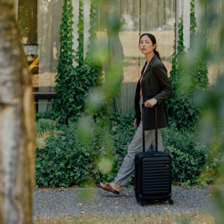 【LOJEL CUBO】 新版21吋登機箱-酷黑色 前開擴充登機箱 羅傑 羅傑行李箱 羅傑商務箱｜趣買購物旅遊生活館