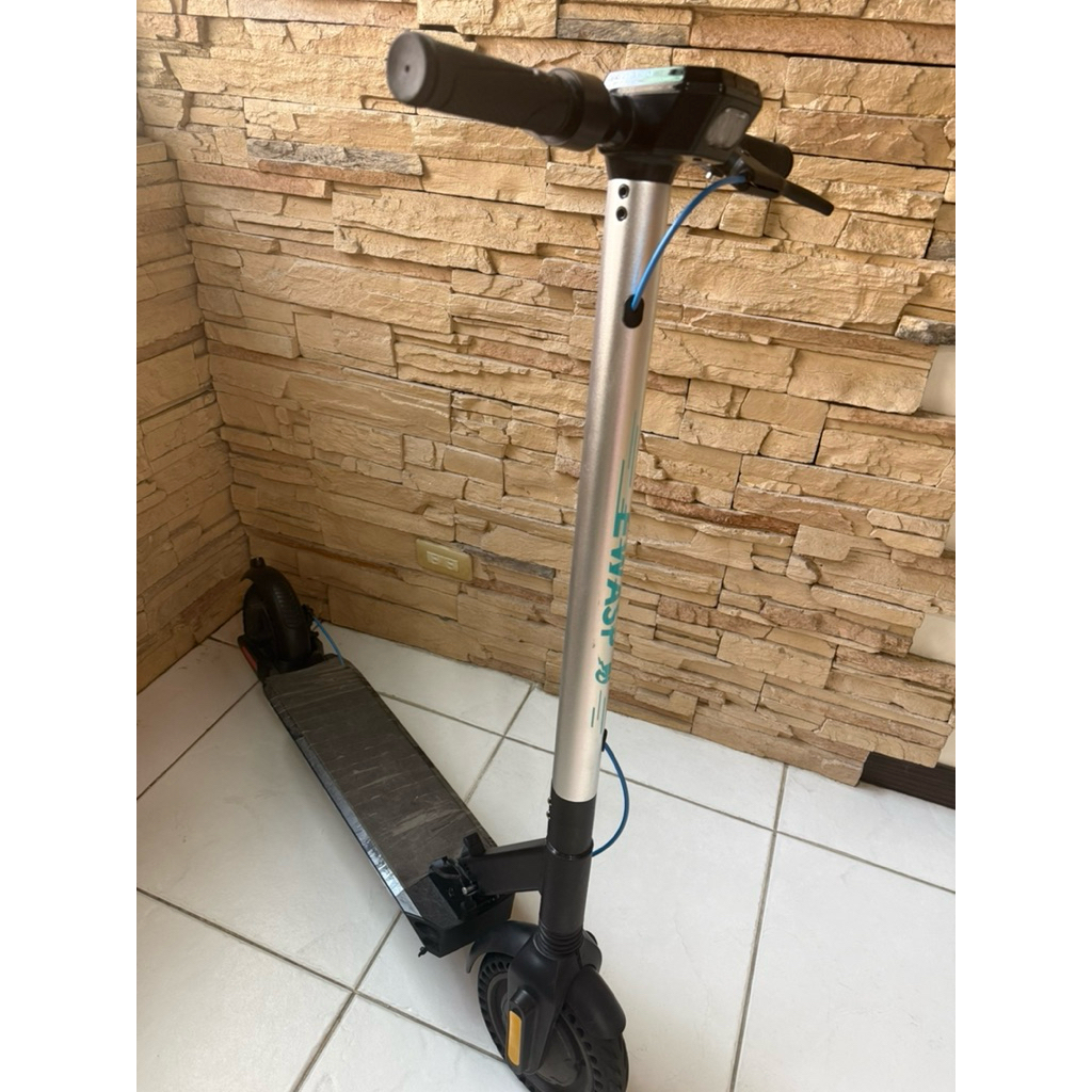 二手電動滑板車 9.5新 滑板車 折疊電動滑板車 避震滑板車