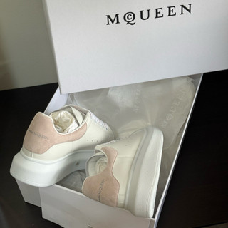 ASCE精品代購【實拍】Alexander McQueen 經典皮革小白鞋裸粉尾 麥坤