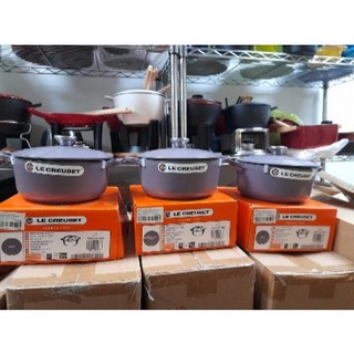 LE CREUSET 20CM 鑄鐵鍋 色彩:消光紫