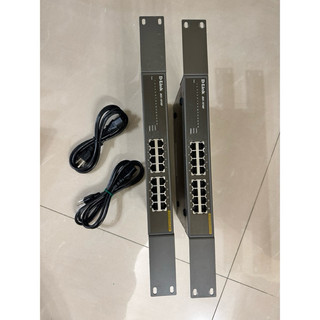 D-Link DES-1016D 16 Port 10/100Mbps二手網路交換器 二台一起賣