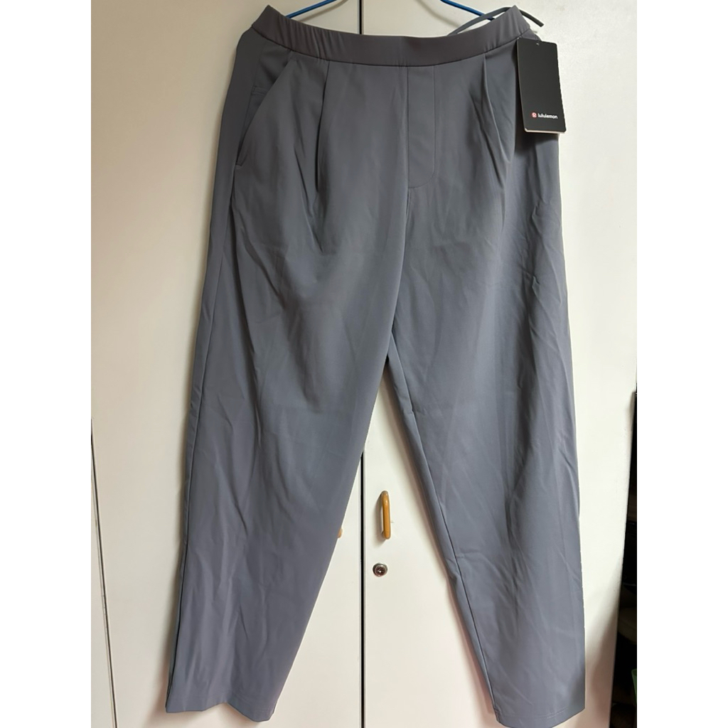 （全新)lululemon Daydrift 男西裝長褲 M 灰色