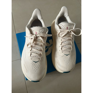 HOKA ONE ONE CLIFTON 10 wide 舒適耐穿防滑透氣支撐跑步鞋 女款 淺棕色寬楦緩震好穿
