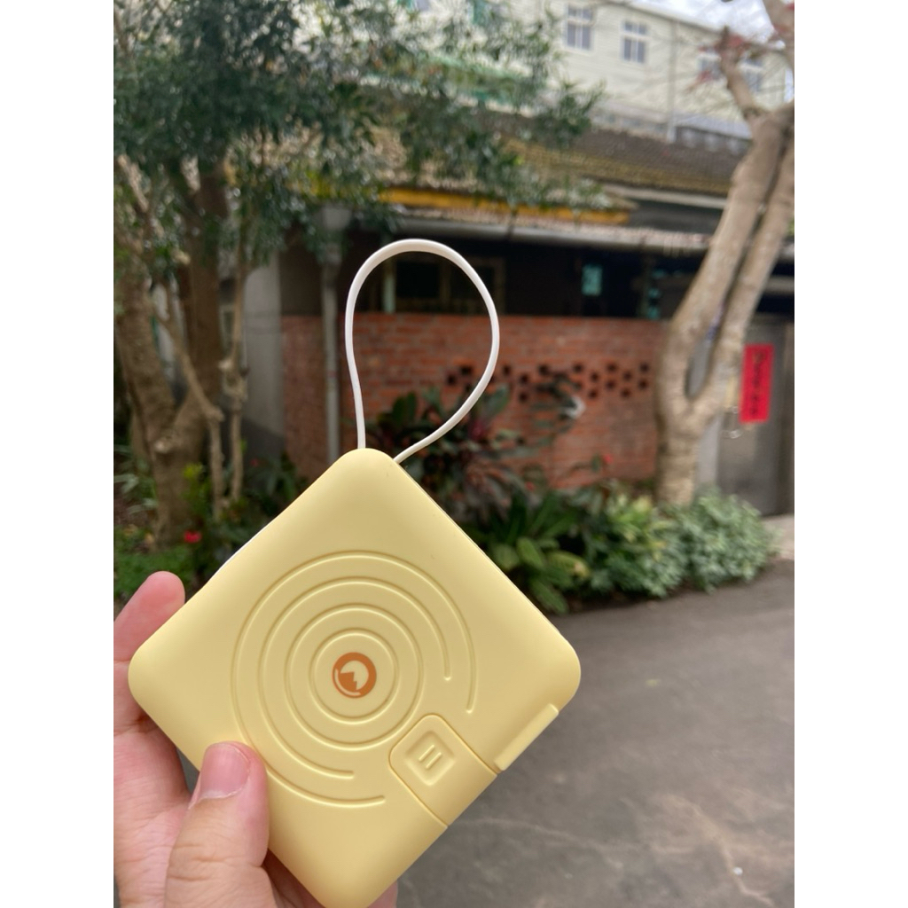 【二手】Didi X MOZTECH萬能充Pro多功能五合一行動電源 限量色奶油黃（有原盒、自帶線已壞‼️）