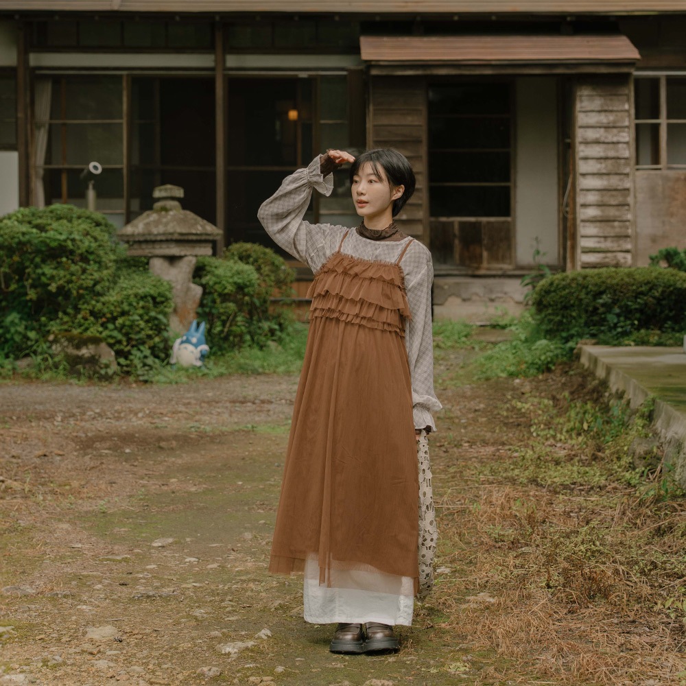 QUEENSHOP_F 女裝 蛋糕荷葉網紗造型細肩長洋裝 三色售 現+預 【01087150】