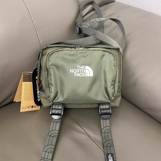 （Goddamn潮玩Store）THE NORTH FACE北面相機包，男女情侶款單肩斜背包！