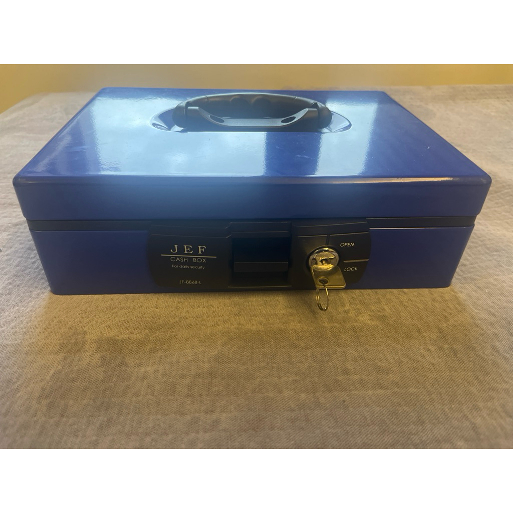 二手 13吋辦公保管箱 家用密碼保險箱 鑰匙帶鎖儲物箱錢箱金屬防盜保險櫃 Jef  cash box JF-8868-L