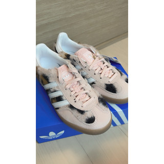 全新ADIDAS GAZELLE與atmos pink聯名馬海毛粉紅豹紋款 日本店鋪限定