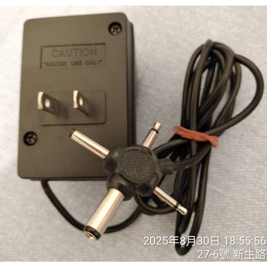 六段電源轉接器(迷你隨身聽/監視器/收錄音機/CD/計算機/遊樂器/念佛機/二手保存良好/轉讓給有緣人)