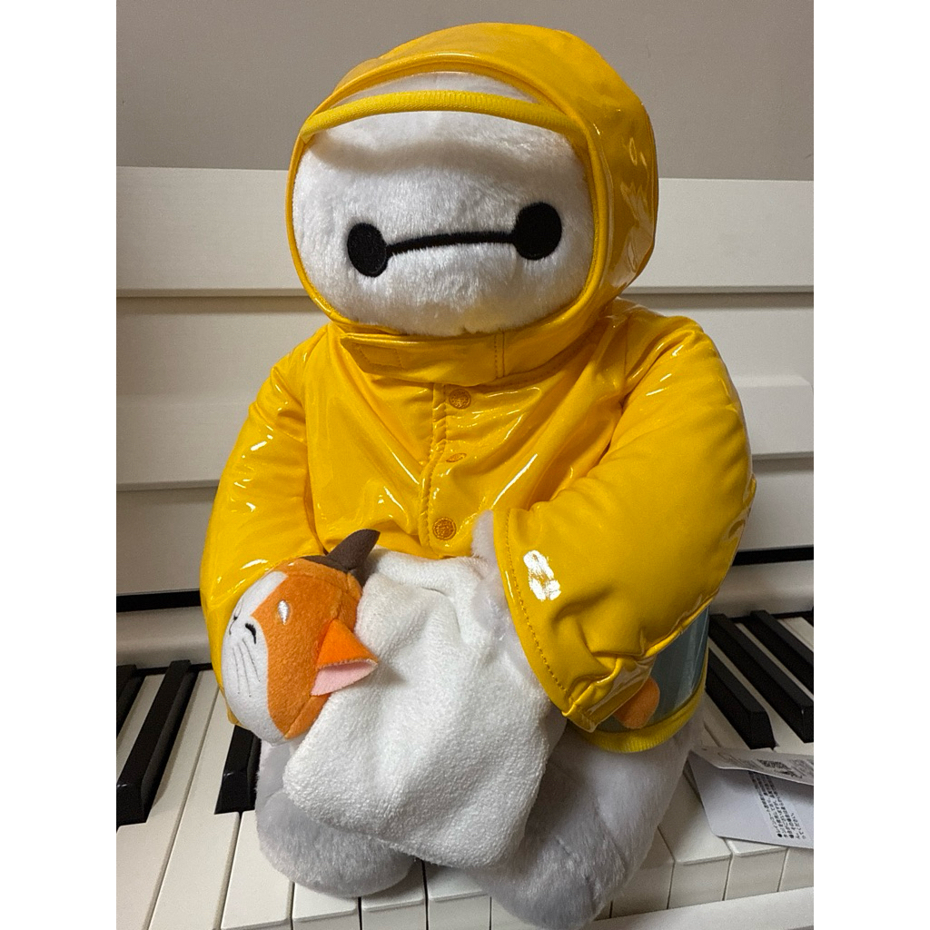 全新日本迪士尼正版下雨天系列大英雄天團BAYMAX杯麵雨衣玩偶Rain 閃亮滾邊雨衣