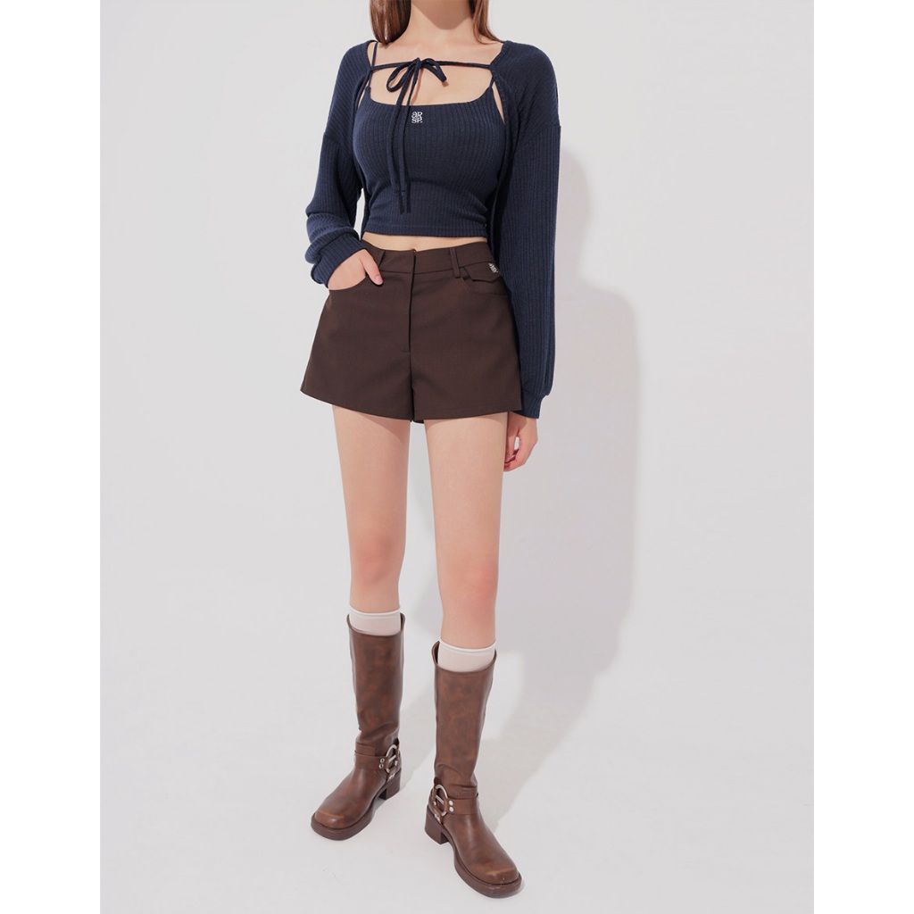 AIR SPACE 品牌LOGO刺繡翻蓋口袋西裝短褲(咖啡/深灰) 女裝 現貨
