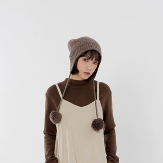 QUEENSHOP F 女裝 雙毛球設計羊毛針織毛帽 三色售 現+預 【07020980】