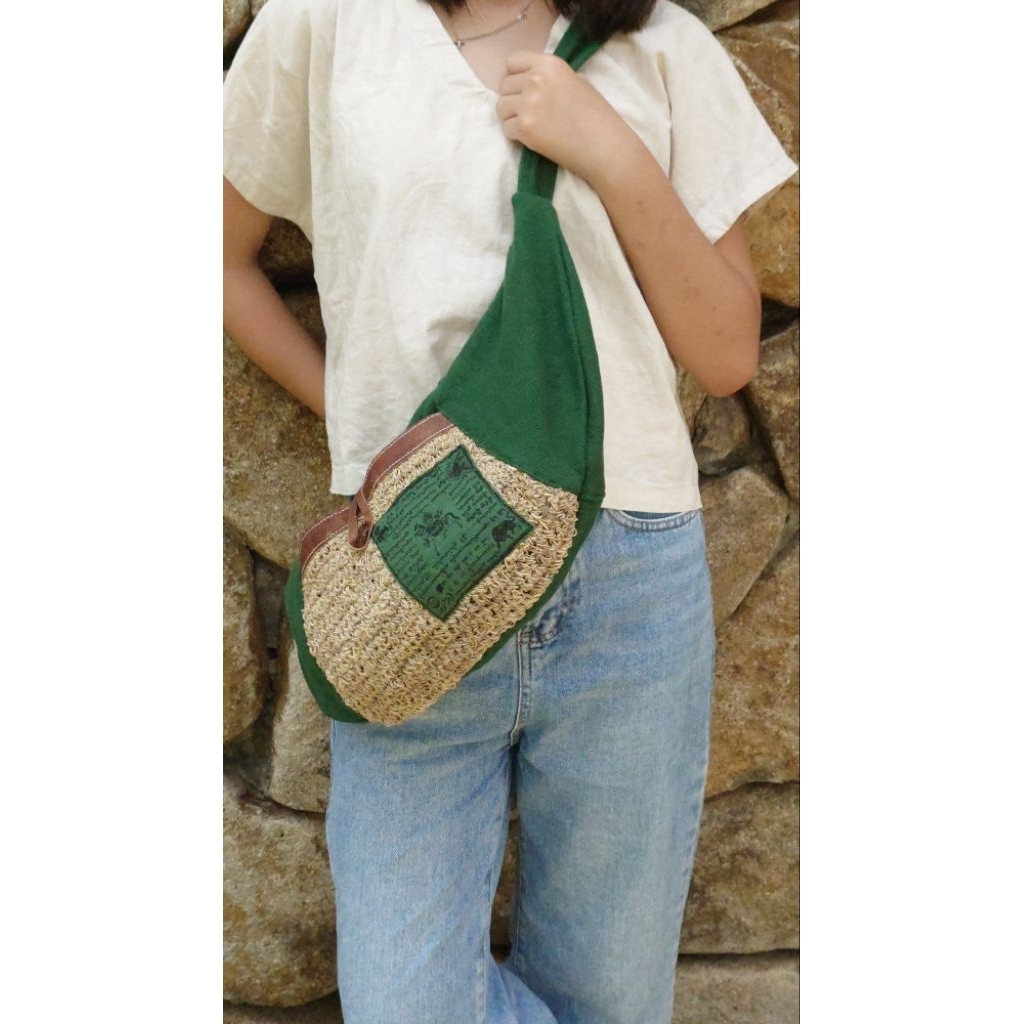 （全新現貨）［免運費］🇯🇵日本橫濱Amina/半月形單肩包/棉麻手工編織