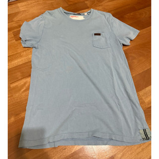 <二手男裝> SUPERDRY 淺藍色短袖T恤（尺寸#XL) 有破洞
