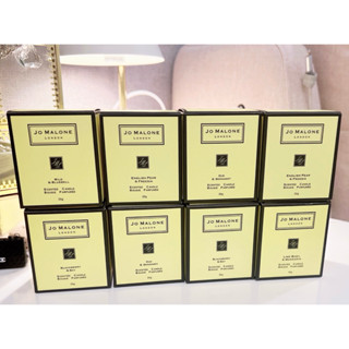 Jo Malone London 的迷你香氛工藝蠟燭，每顆 35g。這些小巧的蠟燭通常作為旅行裝