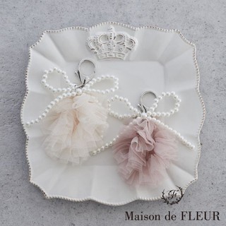 Maison de FLEUR 柔美球形薄紗蝴蝶結串珠吊飾(08001037800)