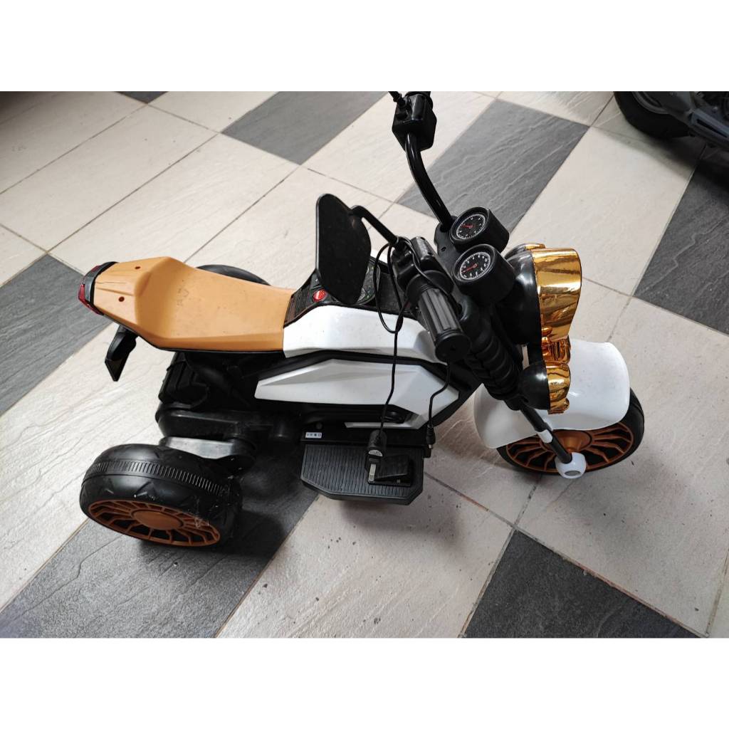 嘉義輔仁附近 兒童電動摩托車 三輪車 戰車 二手 便宜出清