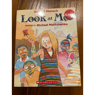 二手英文繪本：Robert Munsch《Look at Me!》