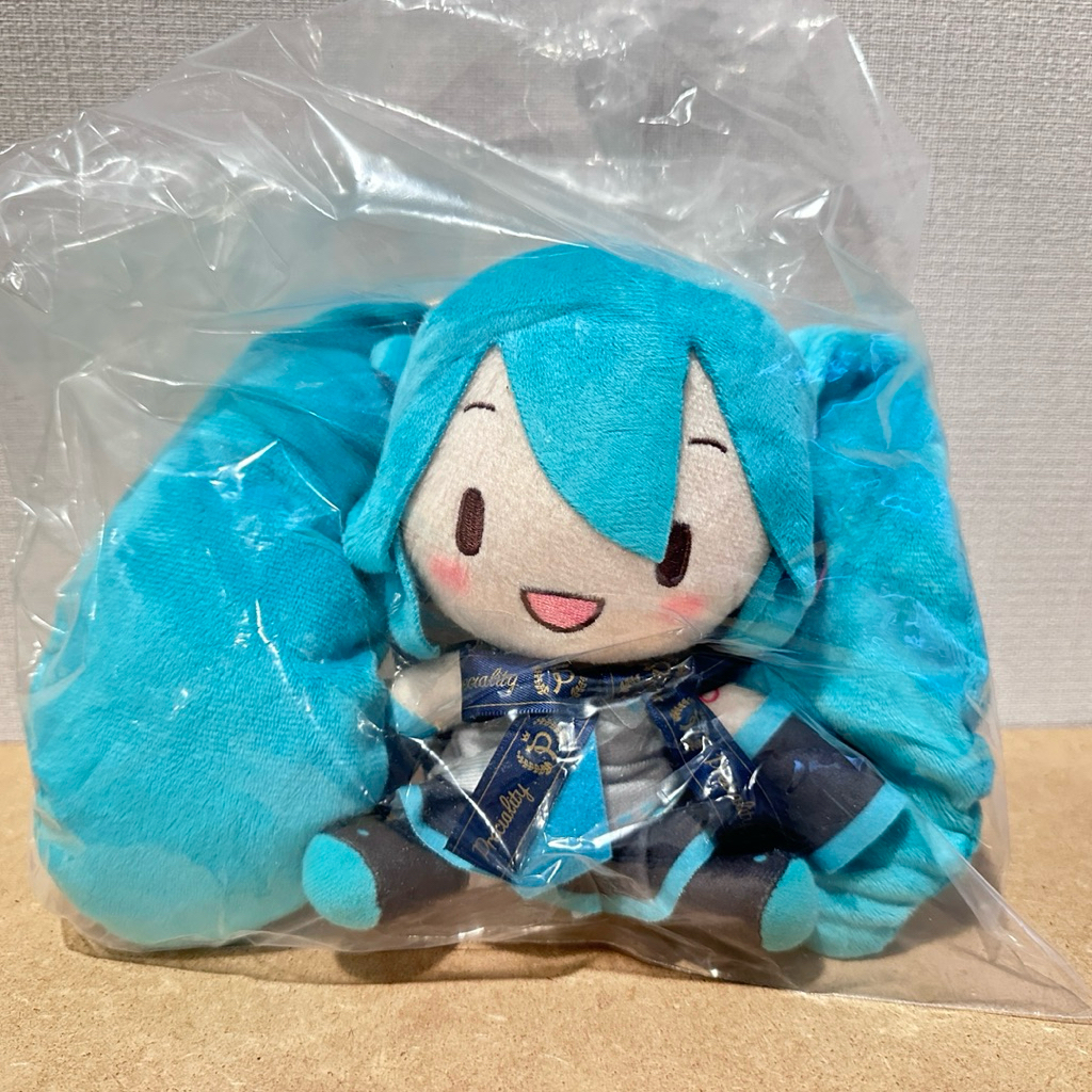 代理版 Sega 初音未來 公式服 Preciality 蝴蝶結 16cm 迷你 坐姿 絨毛 娃娃 軟軟 玩偶