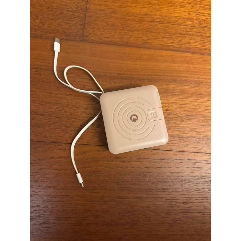 二手 MOZTECH 萬能充 PRO 二代 多功能五合一行動電源 無線充電 自帶充電線 磁吸 墨子 行動電源 粉